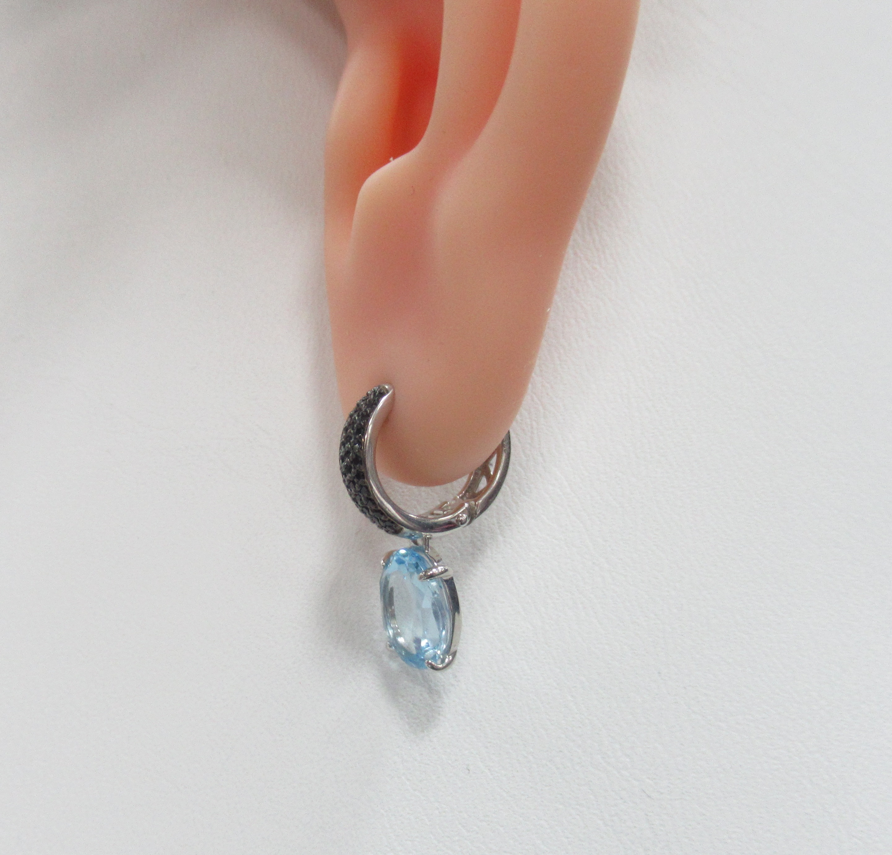 Серебряные серьги-конго с топазами